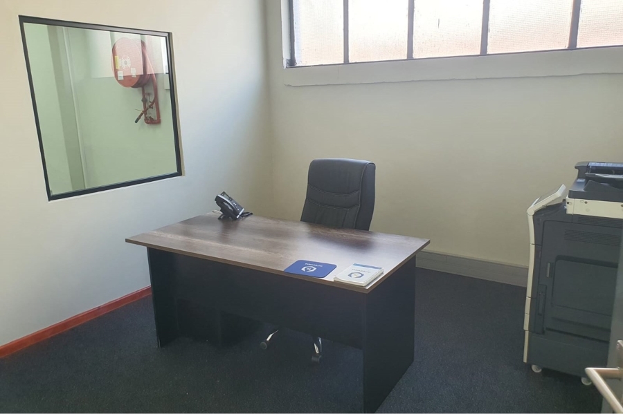 To Let commercial Property for Rent in Sidwell Eastern Cape